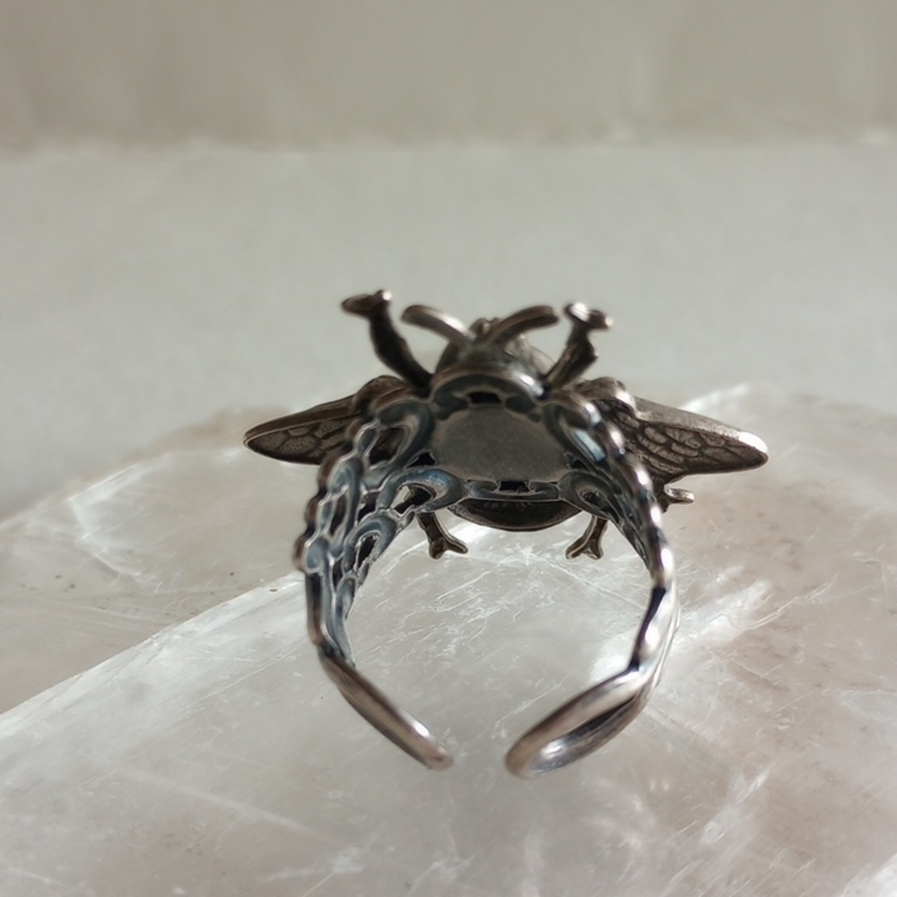 Vintage Whimsy Style Silver Bee Statement Ring - Picture 5 of 8